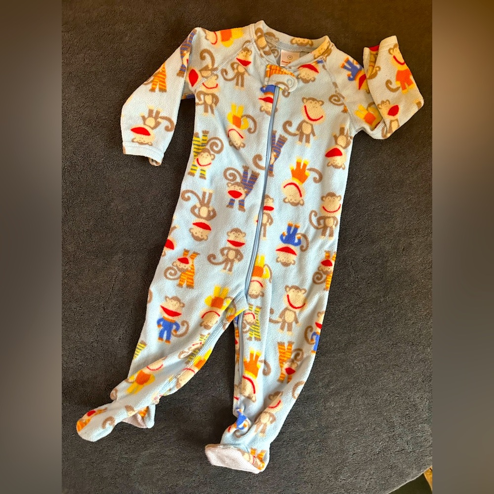 Hannah Anderson (70) fleece pajamas monkeys 6-12months